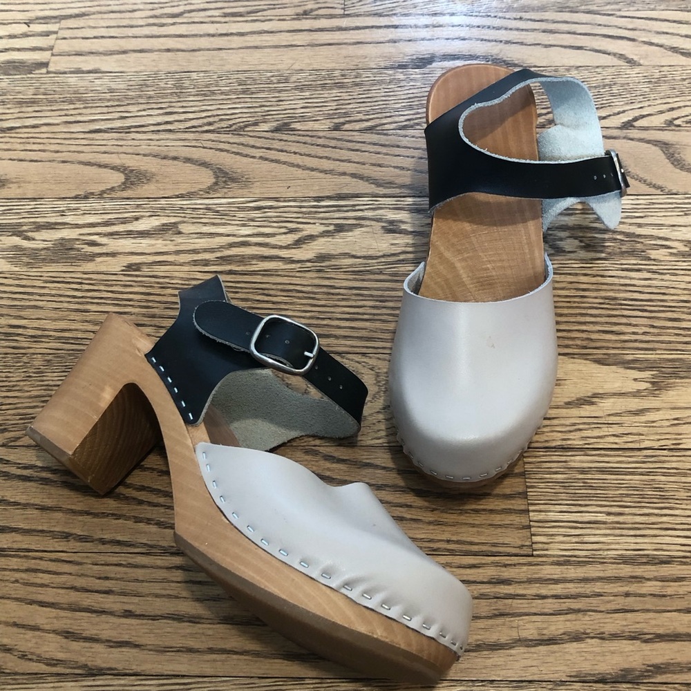 Mary Janes Wood and Leather Black Beige
